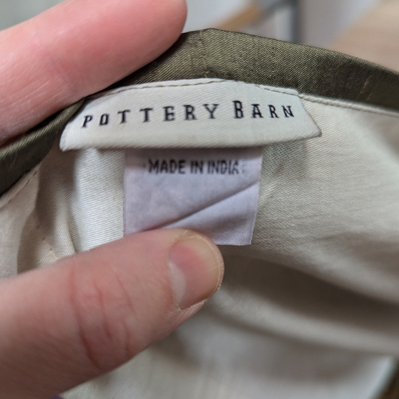 Four pottery Barn silk curtains in green 50 x 96 - Picture 3 of 4